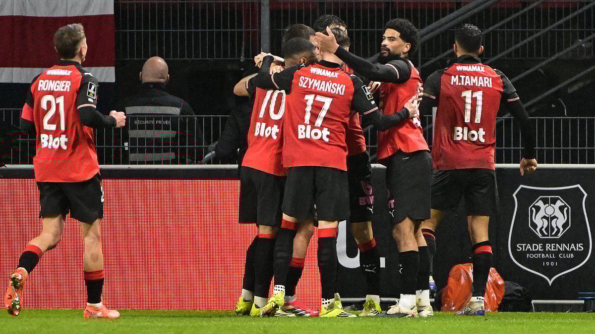 Rennes celebrate their goal against PSG - null