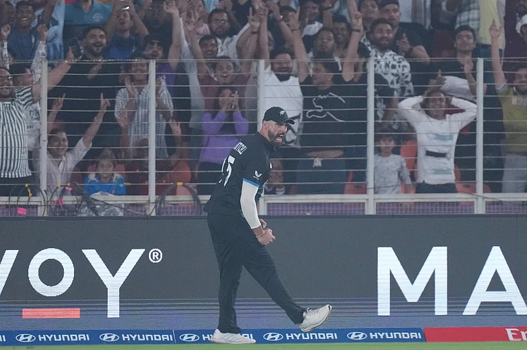 Daryl Mitchell takes stunning juggling catch on boundary line during NZ vs SA ICC T20 World Cup 2026 Group D match. - Ap Photo