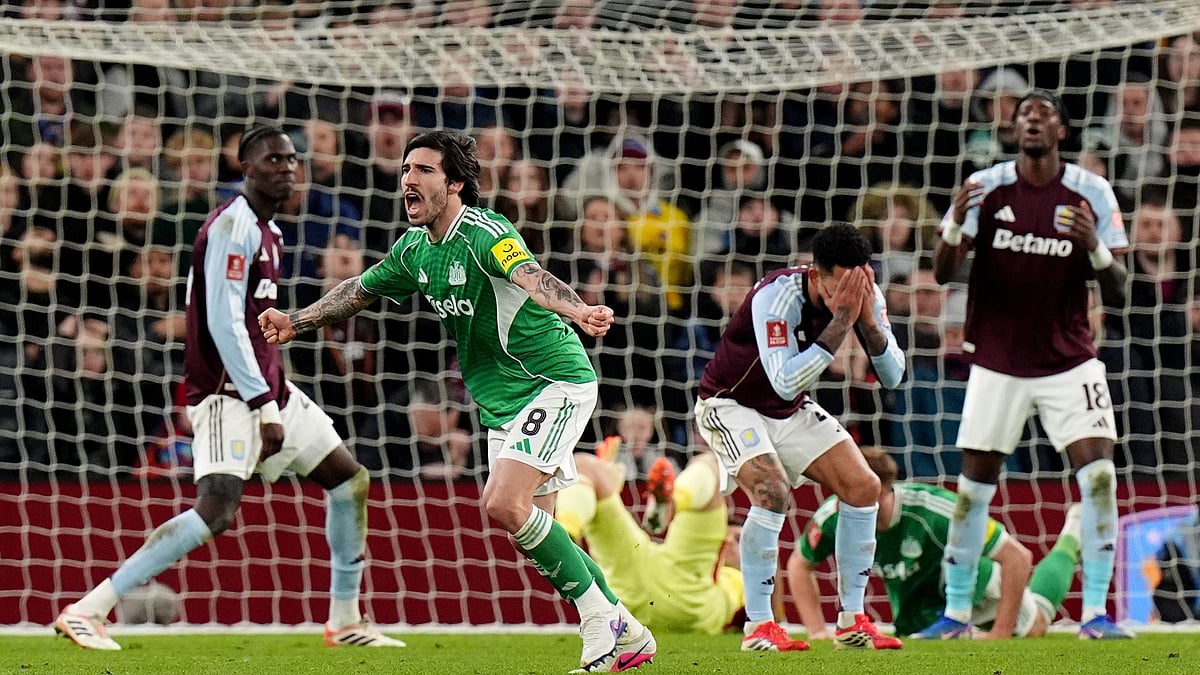 Newcastle United's Sandro Tonali celebrates after scoring his sides first goal during the English FA Cup fourth round match between Aston Villa and Newcastle United in Birmingham, England, Saturday, Feb. 14, 2026. - (Jacob King/PA via AP)