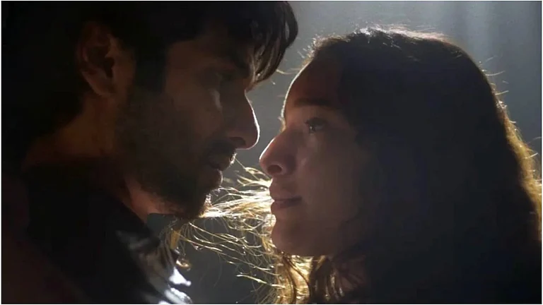 O Romeo Reviews Disabled on BookMyShow - YouTube