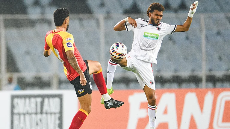 NorthEast's Macarton Nickson (right) in action during their ISL match. - X/IndSuperLeague