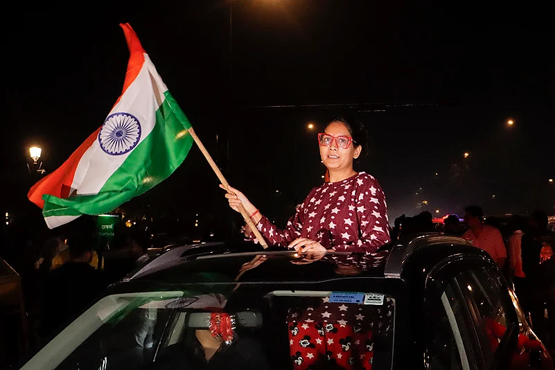 Fans celebrate Indias T20 World Cup win over Pakistan in New Delhi