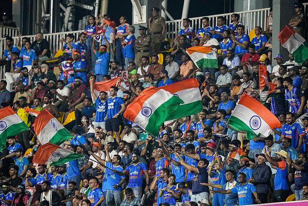 Fans celebrate Indias T20 World Cup win over Pakistan-Spectators cheer in colombo