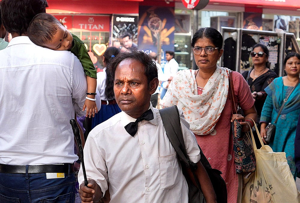 Mumbai street performer story photos