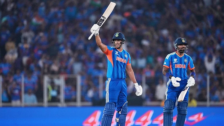 India's Shivam Dube, left, celebrates his fifty runs as batting partner Hardik Pandya applauds during the T20 World Cup cricket match between India and Netherlands in Ahmedabad. - Photo: AP