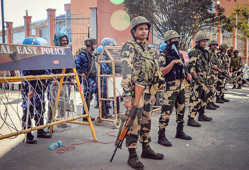 2 militants arrested in Manipur
militancy in manipur
Manipur militants arrest news