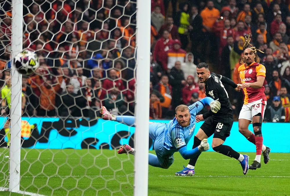 Galatasaray vs Juventus UEFA Champions League Playoff-Sacha Boey