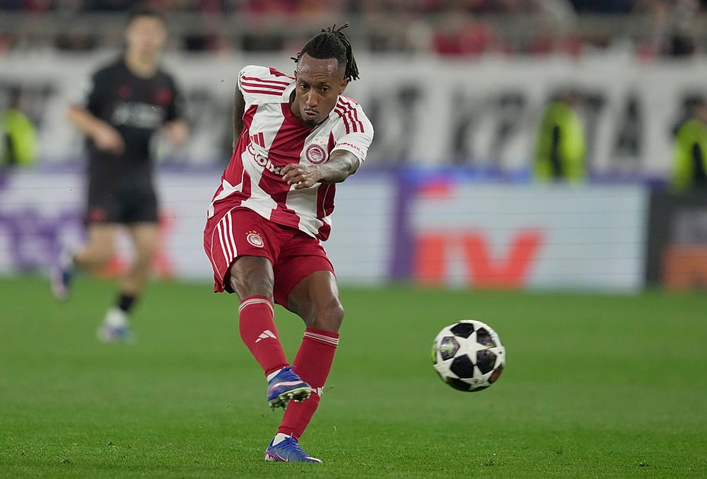 Olympiakos Vs Bayer Leverkusen Champions League play-off soccer-Gelson Martins