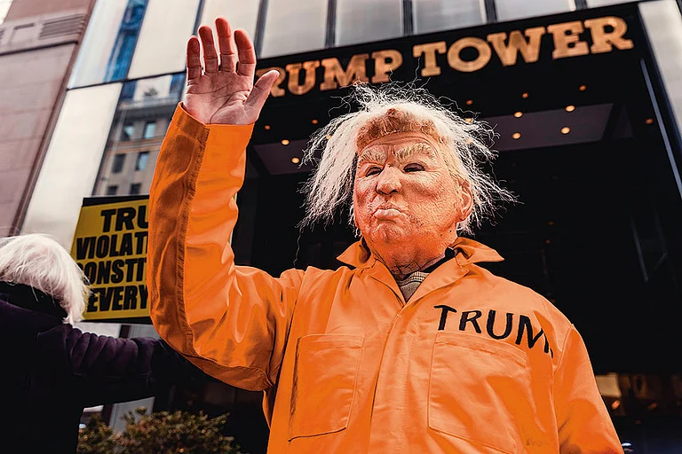 Trump’s Name is all Over the Epstein files: A demonstrator protesting in New York on February 16, 2026 - | Photo: Imago/Zuma Press Wire