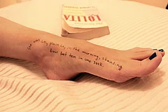 | Photo: Imago/Zuma Press Wire : Image from the Epstein Files: A photo of a woman’s foot with a quote from Vladimir Nabokov’s novel Lolita