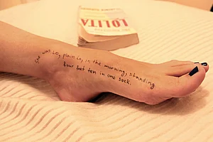 | Photo: Imago/Zuma Press Wire : Image from the Epstein Files: A photo of a woman’s foot with a quote from Vladimir Nabokov’s novel Lolita
