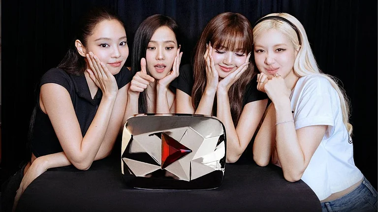 BLACKPINK With Their Red Diamond Creator Award - YouTube