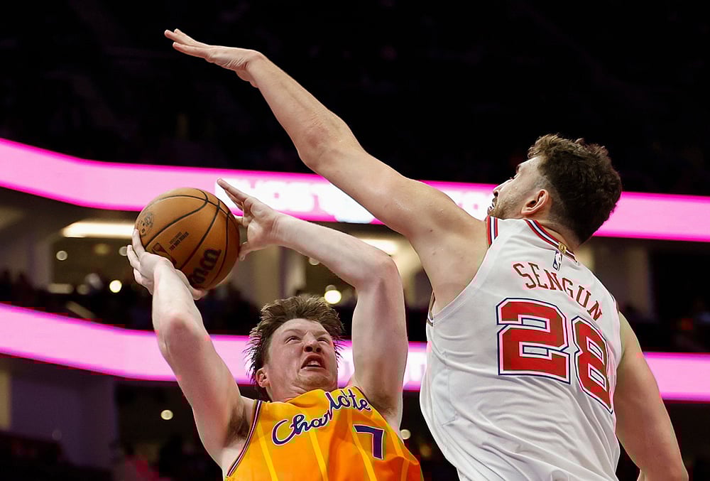 Charlotte Hornets Vs Houston Rockets NBA basketball game-Kon Knueppel