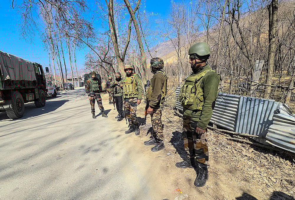 Ganderbal: Security forces detect a suspicious object
