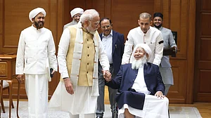 @narendramodi
: PM Modi with Kanthapuram AP Aboobacker Musliyar