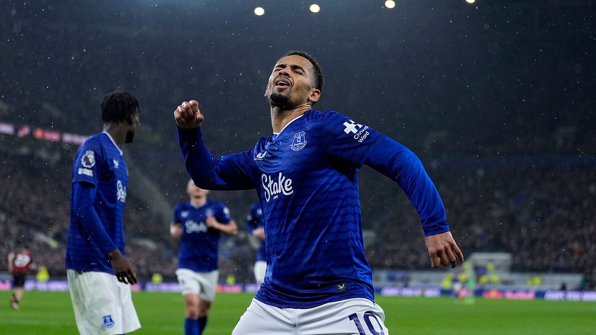 Everton vs Manchester United live score English Premier League 2025-26 matchday 27