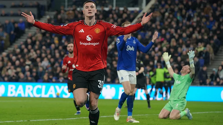 Manchester United's Benjamin Sesko celebrates after scoring during the Premier League soccer match between Manchester United and Everton in Liverpool, England, Monday, Feb. 23, 2026. - | Photo: AP/Ian Hodgson