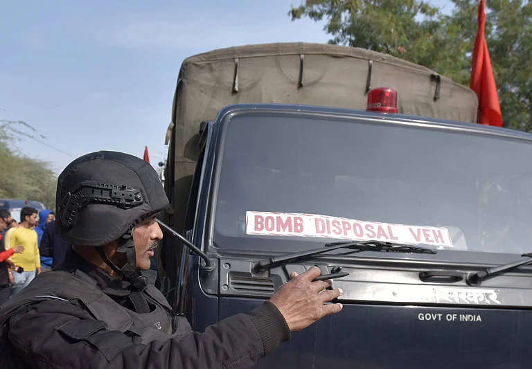 No suspicious items have been discovered so far during the ongoing operation. - IMAGO / Newscom World; Representative image