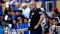 FIFA World Cup 2026: Dick Advocaat Quits Curacao Role Over Daughter’s Illness; Rutten Named Successor | Photo: AP/Godofredo A. Vasquez : Curacao head coach Dick Advocaat watches from the sideline during the first half of a CONCACAF Gold Cup soccer match against El Salvador, on June 17, 2025, in San Jose, Calif