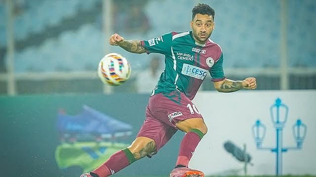Mohun Bagan's Robson Robinho
 in action during the Indian Super League match against Chennaiyin FC on February 23, 2026. - | Photo: Instagram/mohunbagansg