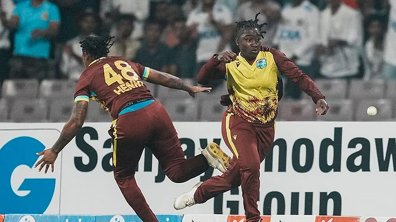 WI-W Vs SL-W, 2nd ODI: Deandra Dottin Becomes First Windies Cricketer Dismissed Obstructing Field