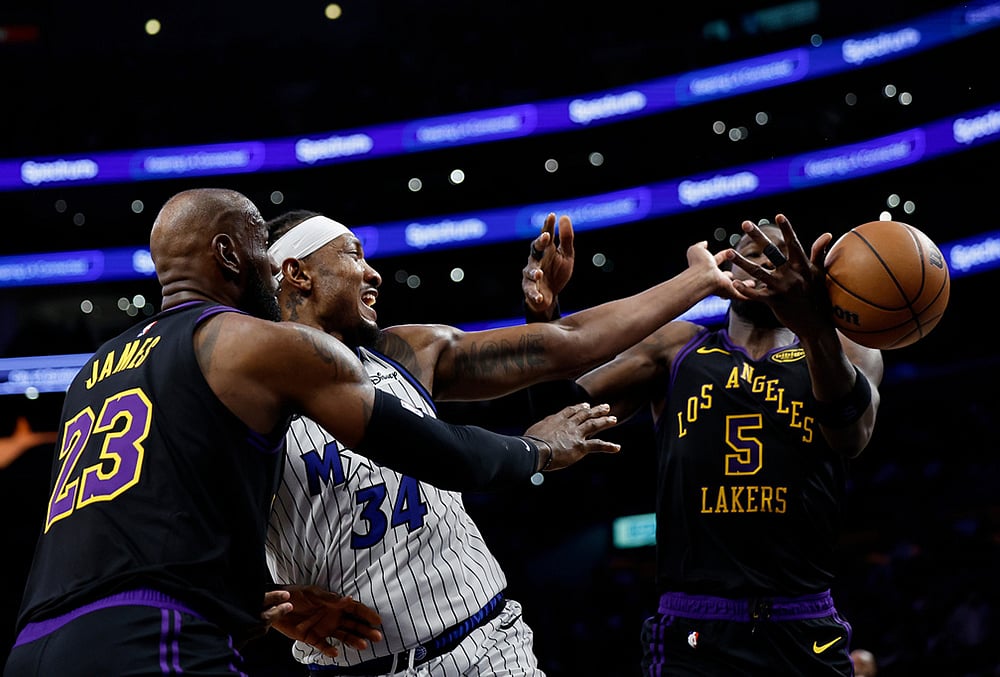 Los Angeles Lakers Vs Orlando Magic NBA basketball game-LeBron James