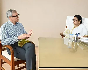 Facebook : Omar Abdullah with Mamata Banerjee