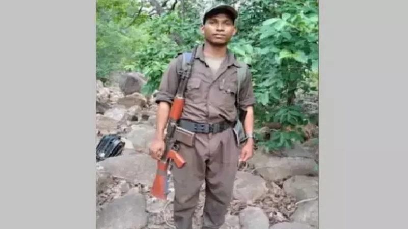 Maoist leader kills commander
wanted Maoist killed for surrender plan