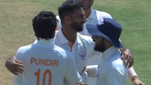 Auqib Nabi Wickets Karnataka vs Jammu and Kashmir Ranji Trophy 2025-26 final watch video