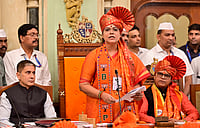 IMAGO / Hindustan Times : BJP corporator Ritu Tawde and Shiv Sena (Eknath Shinde faction) corporator Sanjay Ghadi formally take charge as the Mayor and Deputy Mayor of Mumbai respectively at the BMC Headquarters on February 11, 2026 in Mumbai, India.