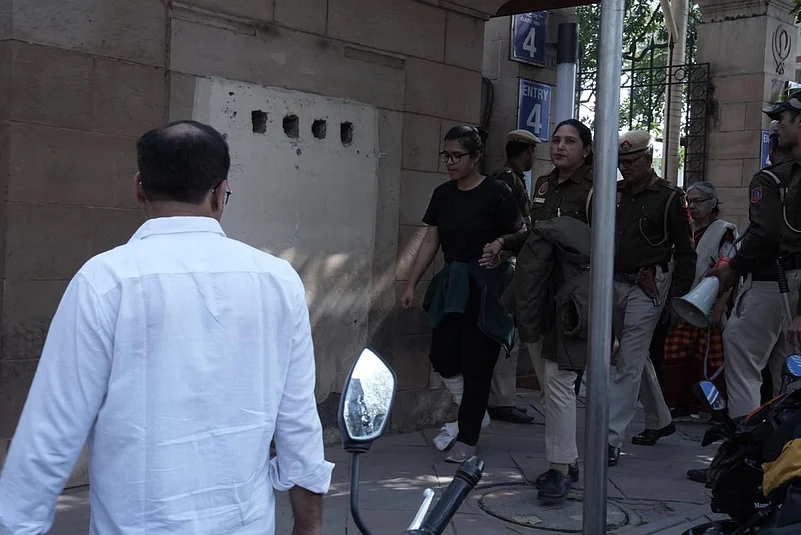 Students from JNU who were arrested for protesting, were produced in Patiala House court