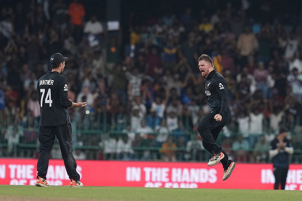 T20 WCup Cricket: England vs New Zealand Glenn Phillips