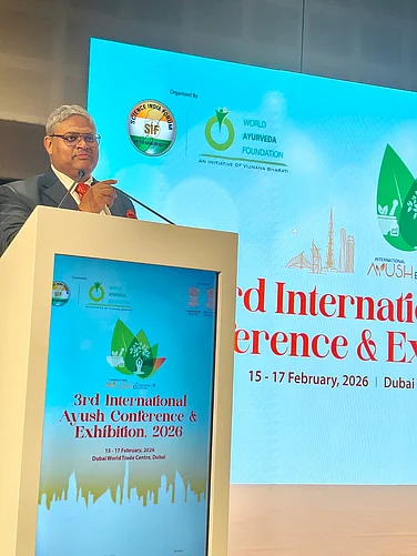 Dr. Vikas Singhal Presents Pediatric Keloid Recovery Case At 3rd International AYUSH Conference In Dubai