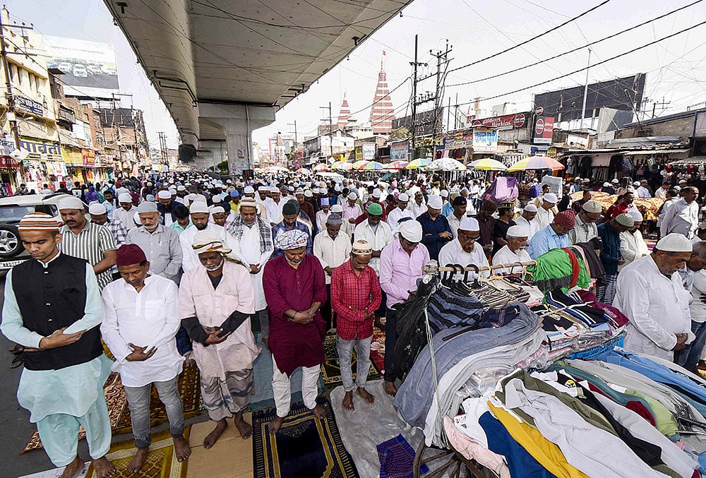 Prayers during Ramzan in Patna