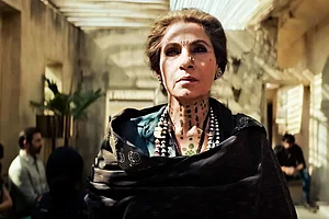 Complex Characters: Saas, Bahu Aur Flamingo (2023)