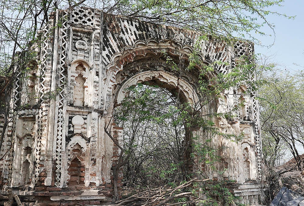 Phoolan Devi Photostory abandoned houses of families that left the village after Behmai massacre