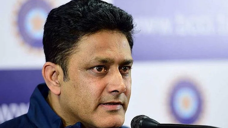 Anil Kumble suggested that Pakistan should bowl first if they win the toss. - null
