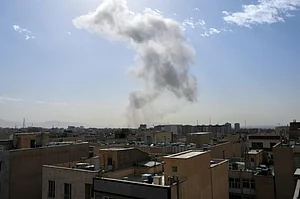 AP : Israel launches strikes on Iran