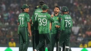 (AP Photo/Eranga Jayawardena)
: Pakistan's Abrar Ahmed, facing the camera, celebrates with teammates the wicket of Sri Lanka's Kamil Mishara during the T20 World Cup cricket match between Pakistan and Sri Lanka in Pallekele, Sri Lanka, Saturday, Feb. 28, 2026.