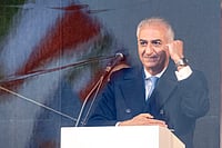 IMAGO / Wolfgang Maria Weber : Reza Pahlavi, son of the last Shah overthrown in 1979,  was a keynote speaker at the mass demonstration against the Iranian government. 250,000 participants gathered under the Bavaria statue organized by the exiled Iranian association The Munich Circle,  as part of an international solidarity demonstration against the leadership in Tehran 