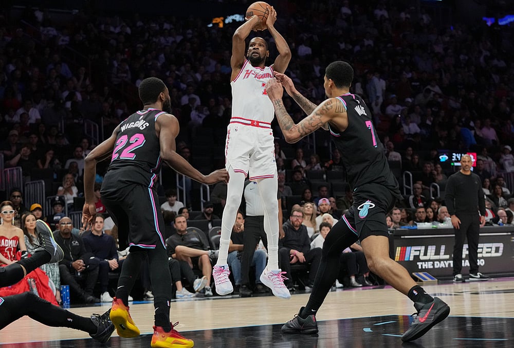 Miami Heat Vs Houston Rockets NBA basketball photo-Kelel Ware