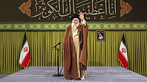 Source: IMAGO / ZUMA Press Wire : Tehran, Iran: Iranian Supreme Leader Ayatollah ALI KHAMENEI waves before a meeting with the elegists and eulogists in Tehran. Tehran Iran