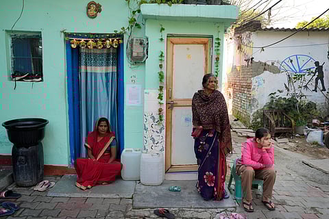 There are 675 slums or JJ camps in the Capital under DUSIB. 