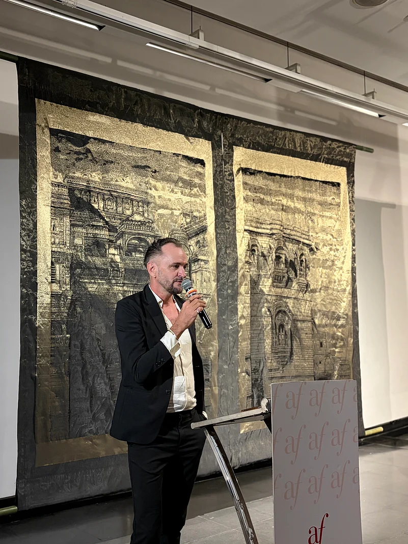 Artist Thomas Henriot