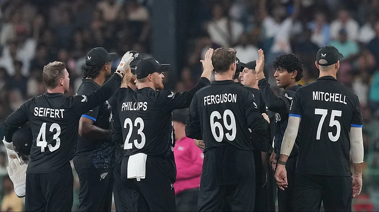New Zealand's Rachin Ravindra, second from right, celebrates with teammates the wicket of England's Tom Banton during the T20 World Cup cricket match between England and New Zealand in Colombo, Sri Lanka, Friday, Feb. 27, 2026. - | Photo: AP/Eranga Jayawardena