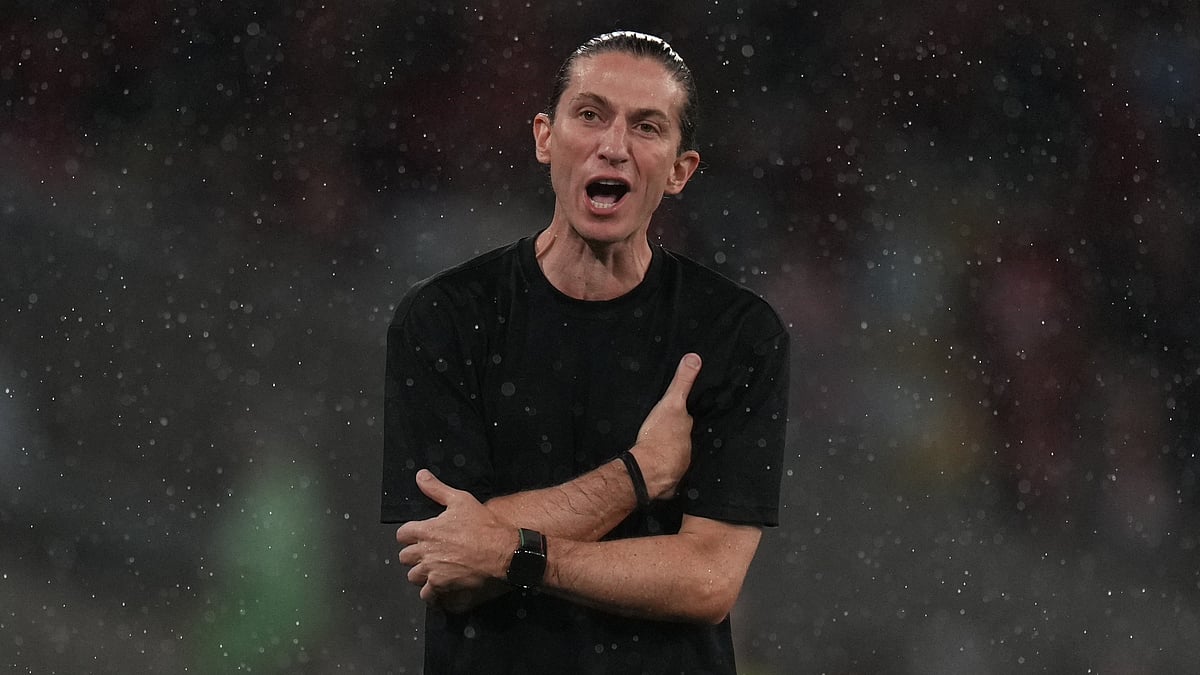 Coach Filipe Luis of Brazil's Flamengo reacts during the Recopa Sudamericana second leg final soccer match against Argentina's Lanus in Rio de Janeiro, Thursday, Feb. 26, 2026.  - | Photo: AP/Silvia Izquierdo