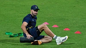 | Photo: AP/Bikas Das : South Africa's captain Aiden Markram trains during a practice session ahead of their T20 World Cup cricket match against New Zealand, in Kolkata, India, Tuesday, March 3, 2026.