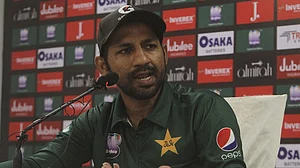 File : Sarfaraz Ahmed to become Pakistan's head coach in Tests, replacing Azhar Mahmood