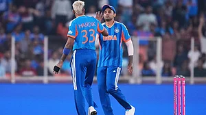 | Photo: AP/Ajit Solanki : India's Hardik Pandya, left, celebrates with captain Suryakumar Yadav the wicket of Netherlands' Michael Levitt during the T20 World Cup cricket match between India and Netherlands in Ahmedabad.