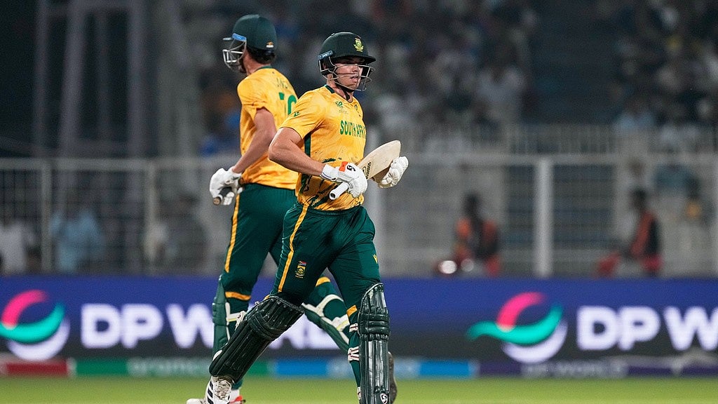 South Africa's Tristan Stubbs, right, and batting partner Marco Jansen run between the wickets during the first T20 World Cup cricket semifinal match between New Zealand and South Africa in Kolkata, India, Wednesday, March 4, 2026.  - AP Photo/Bikas Das